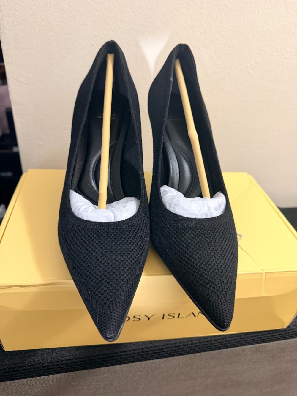 Black Pumps